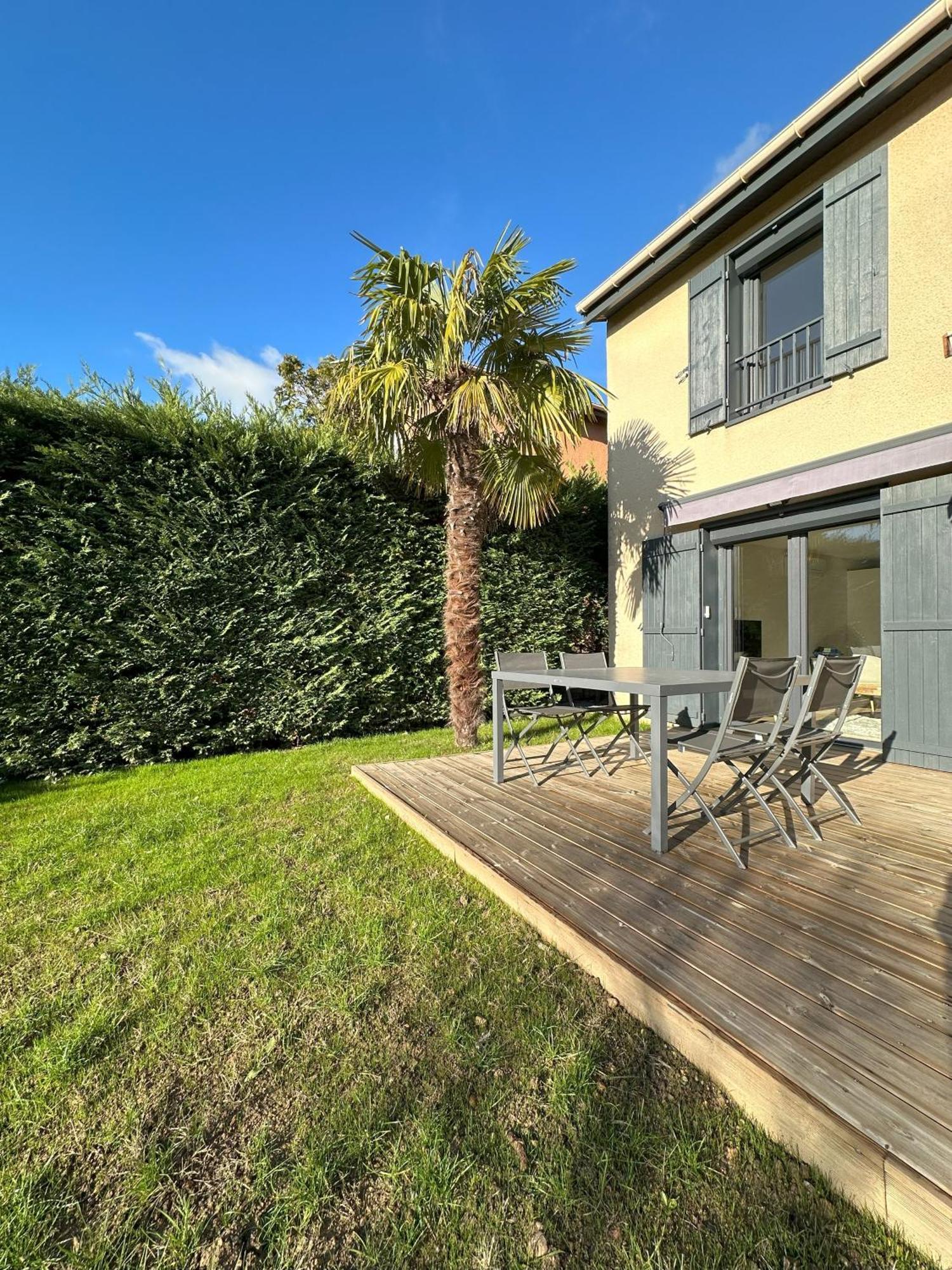 Sunny House - Villa 4 Chambres - Saint Genis Les Ollieres Exterior foto